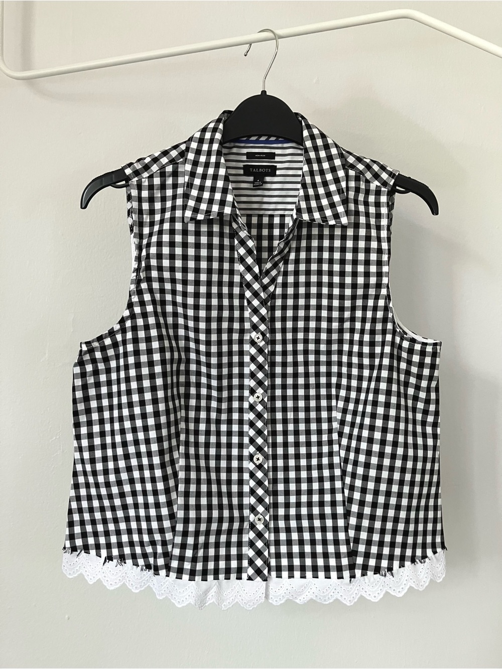 Talbots Sleeveless Black and White Gingham Sleeveless Button-Up Shirt
